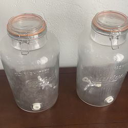 Glass Lided Beverage Dispenser (2)