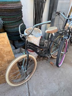 Silver and black bike bicycle