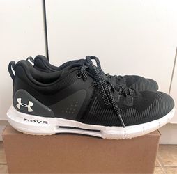 WOMEN’s  UNDER ARMOUR HOVR RISE …Sz 7.5