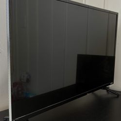 Vizio 32” Smart TV -HD Resolution-Like New