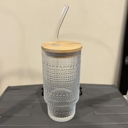 11oz Glass Cups with Bamboo Lids and Glass Straws, 4 Pack Clear Iced Coffee Cups, Vintage Embossed Glassware, Suitable for Hot and Cold Beverages,