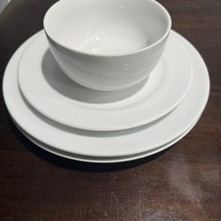 The Cellar Whiteware 4 Piece Dinnerware 