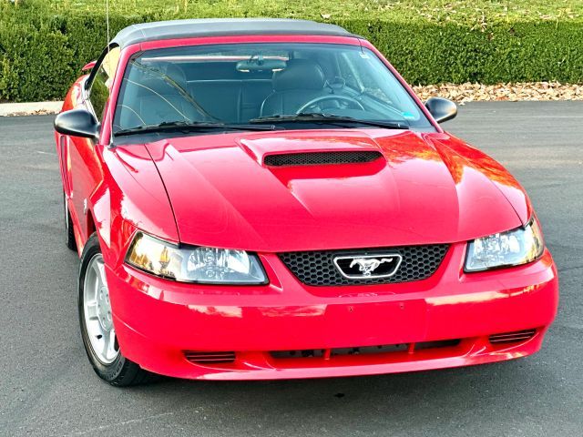 2004 Ford Mustang