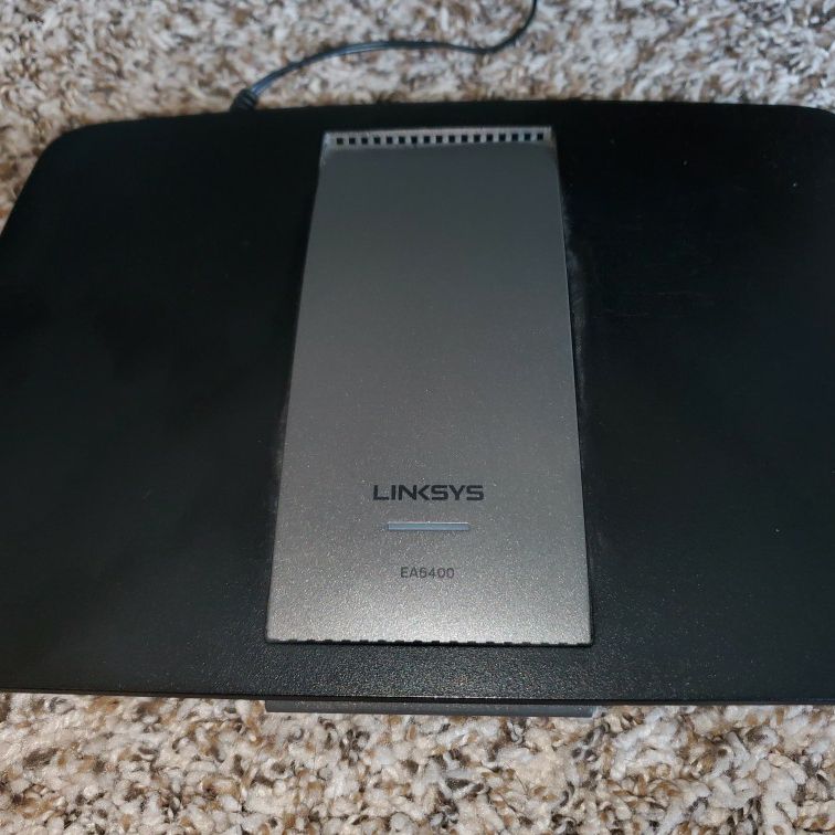 Linksys ES 6400 ROUTER