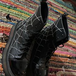 Women’s Brand New Spider Web Demonias Size 8