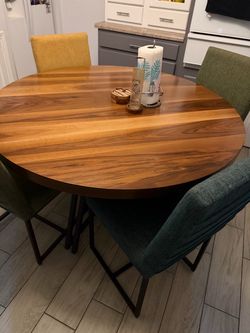 Dining room table