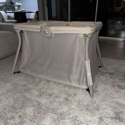 Chicco Alfa Lite Lightweight Travel Playard