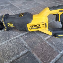 DEWALT 20V XR  Reciprocating Saw