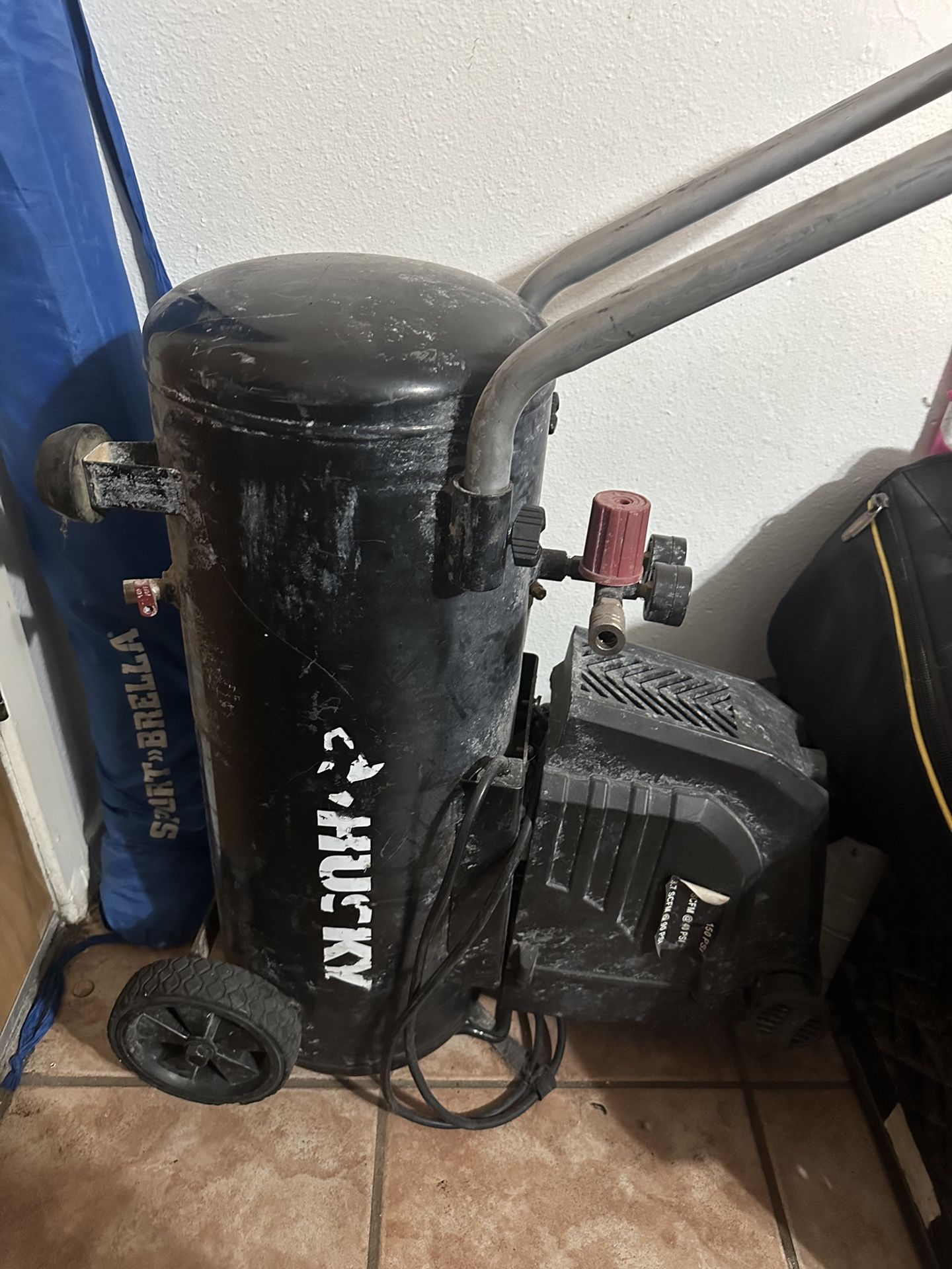 8 Gallon 150PSI Air Compressor