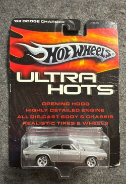 2006 Hot Wheels Ultra Hots '69 Dodge Charger 1:64 Scale