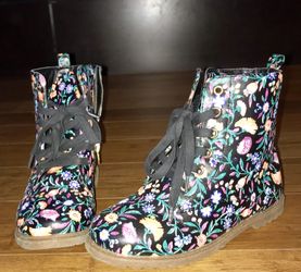 Children boots size 3