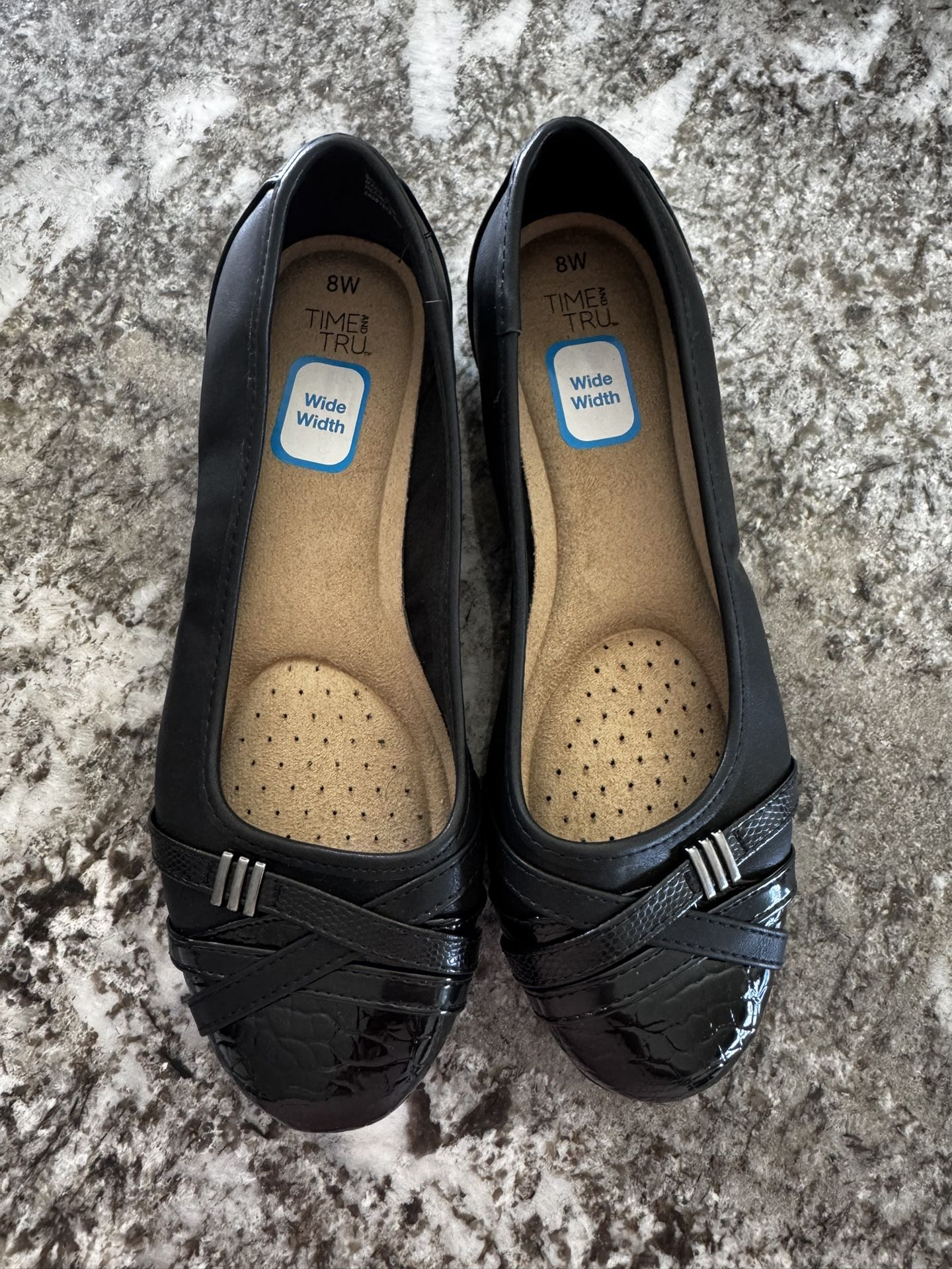 Women's Flats Size 8W