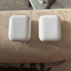 2 AirPods 