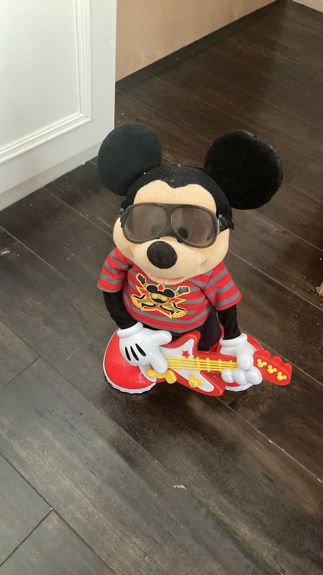 Disney 2010 Rock Star Mickey