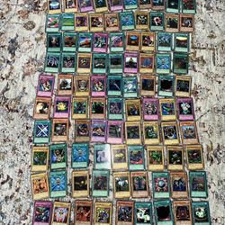 (110) Yu Gi- Oh! cards