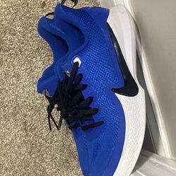 3 pair of shoes in good condition