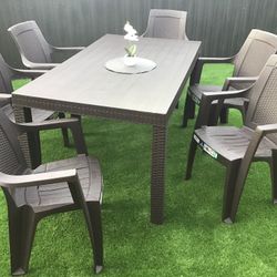 Dining Table And  6 Chairs