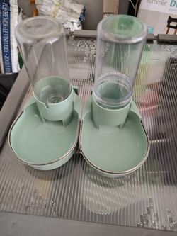 Full Cheeks™ Small PetGravity Water and Food Dish