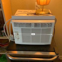 Frigidaire FFRA051WAE AC Unit