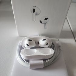Apple AirPods 3rd Generation No Scratches Spatial Audio