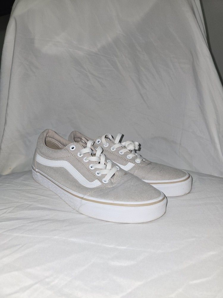 Vans Ward Lo Sneaker Taupe Color Women’s Size 10.0
