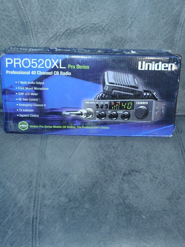 UNIDEN PRO520XL 40 CHANNEL CB RADIO