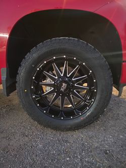 20x10 XM Rines y Llantas 33/1250/20 WinRun X/RT