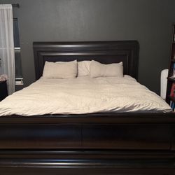 King Sleigh Bed 