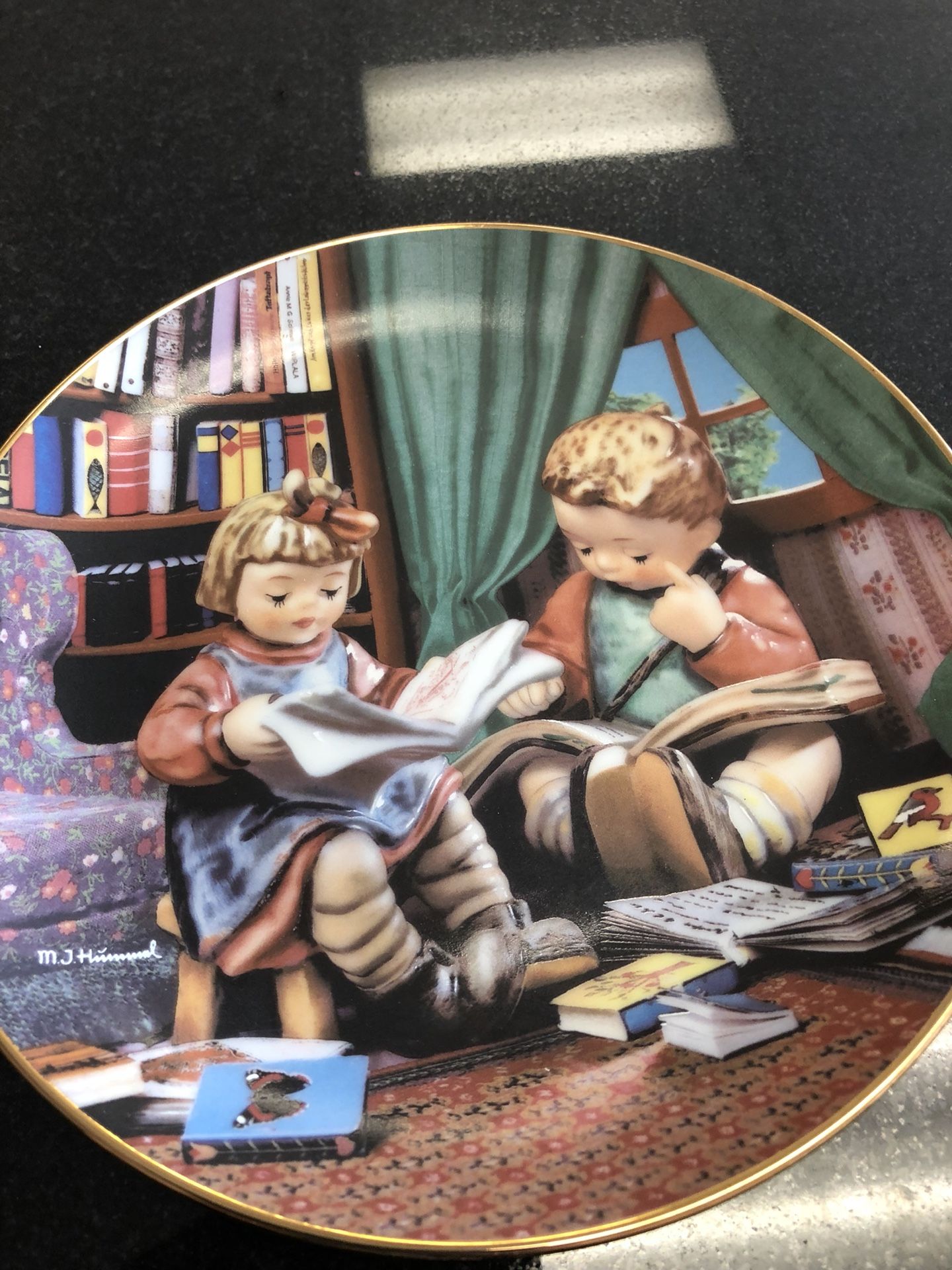 M.J Hummel budding scholars plate