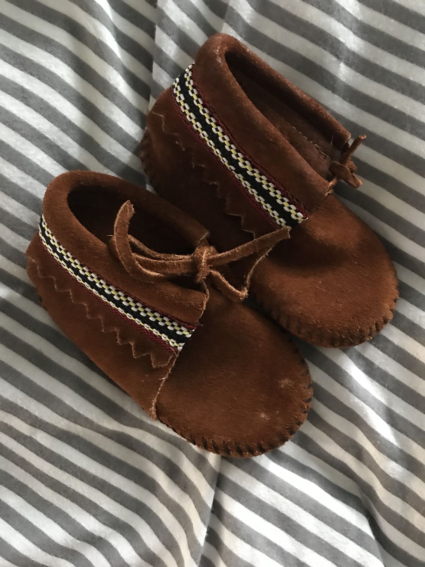 Baby Minnetonka moccasins toddler size 5