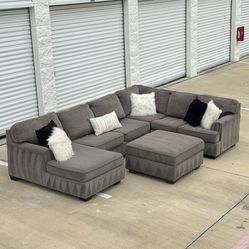 BEAUTIFUL 🌟DARK GRAY SECTIONAL COUCH 🛋️ FREE DELIVERY🚚‼️