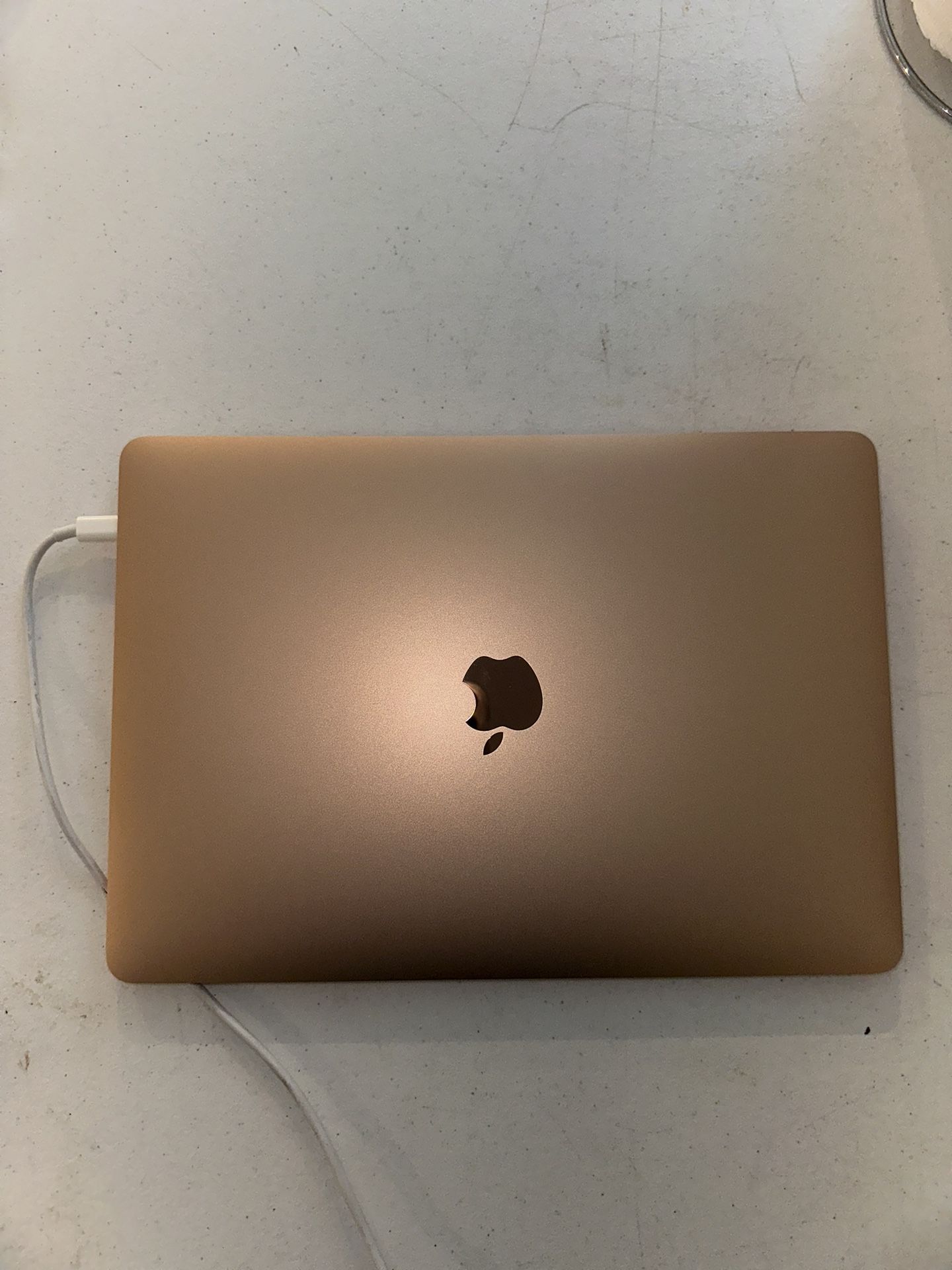 MacBook Air M1 8 GB Ventura 13.0