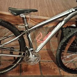 SPECIALIZED HARDROCK MOUNTAIN BICYCLE 29"TIRES