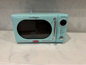 Brand new retro style microwave