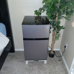 Mini Freezer/Fridge