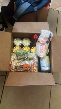 Free big box of canned goods, beans, etc. Gratis