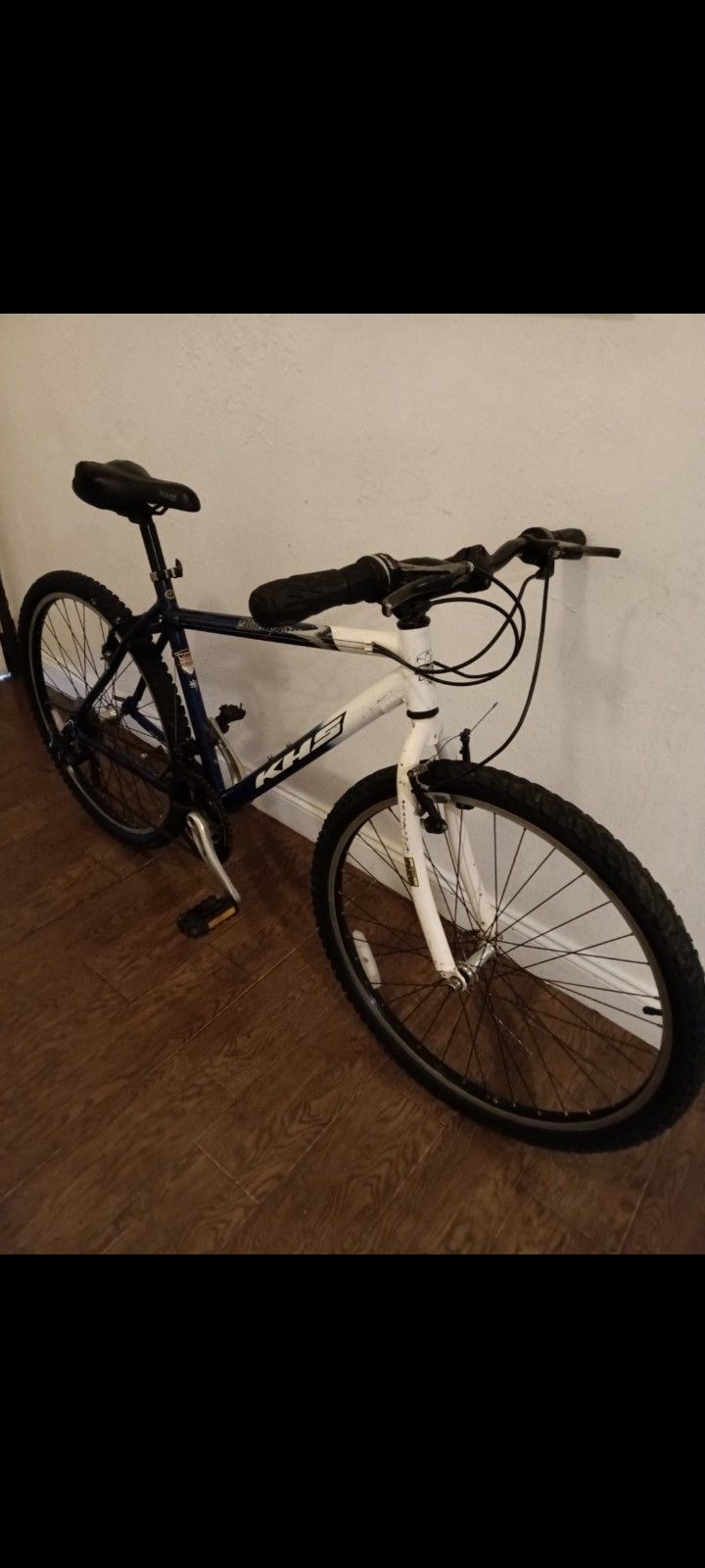 KHS MOUNTAIN BIKE FOR SALE 