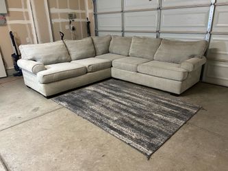 RC Willey Light Grey/Cream 2pc Sectional (Delivery Available)