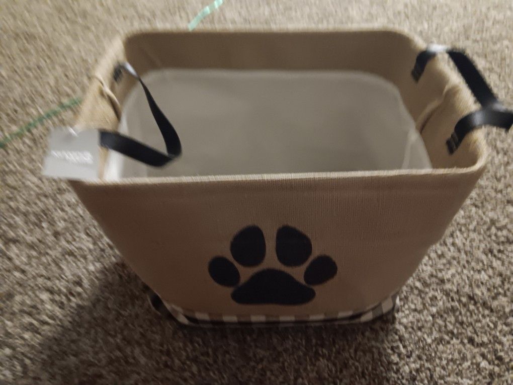 Burlap and Linen Medium Sized Pet Supply Tote/Basket