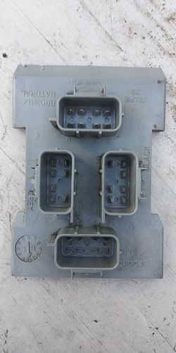 Tail lights distribution block