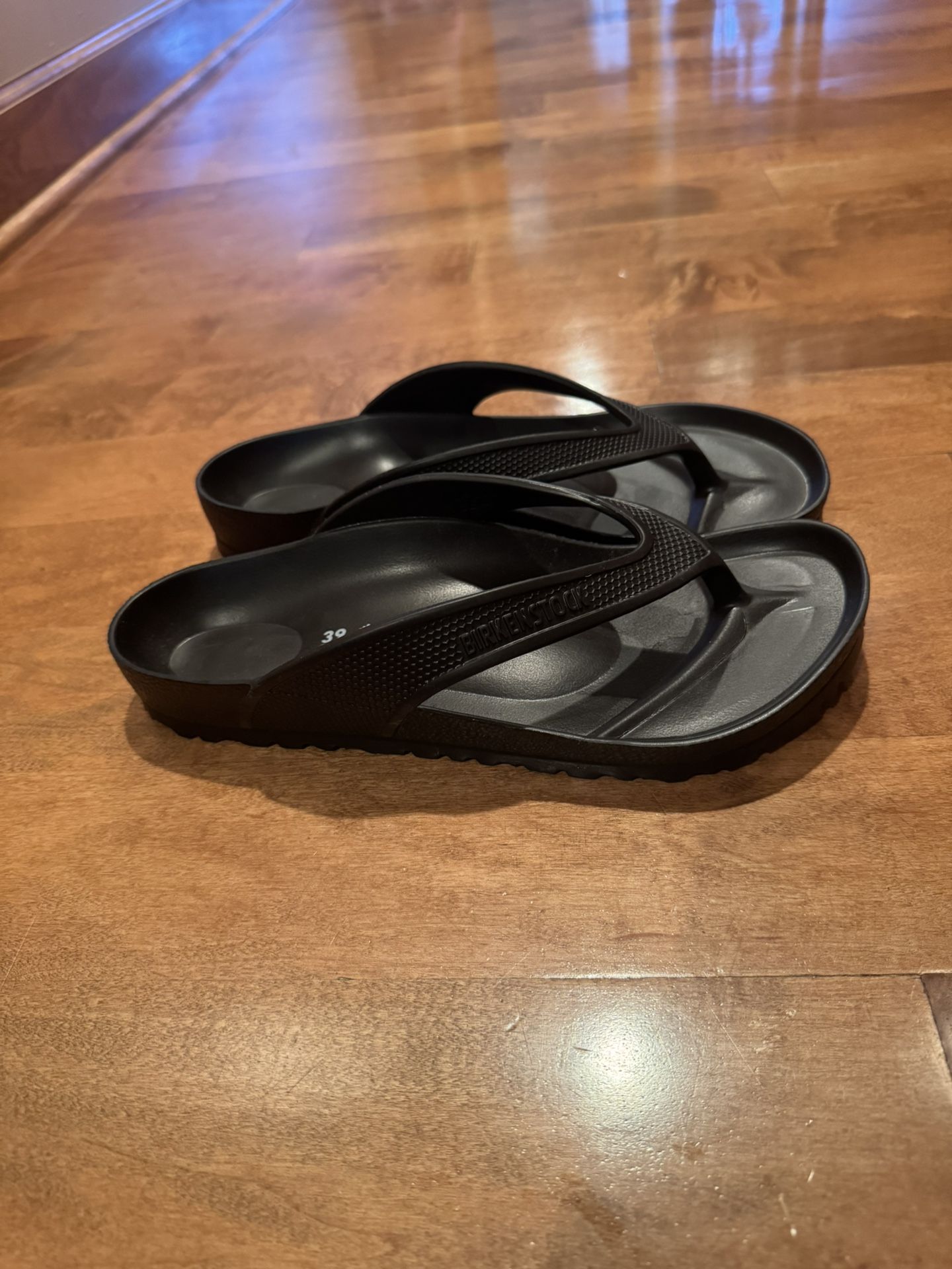 Woman’s new Birkenstock sandals shipping available