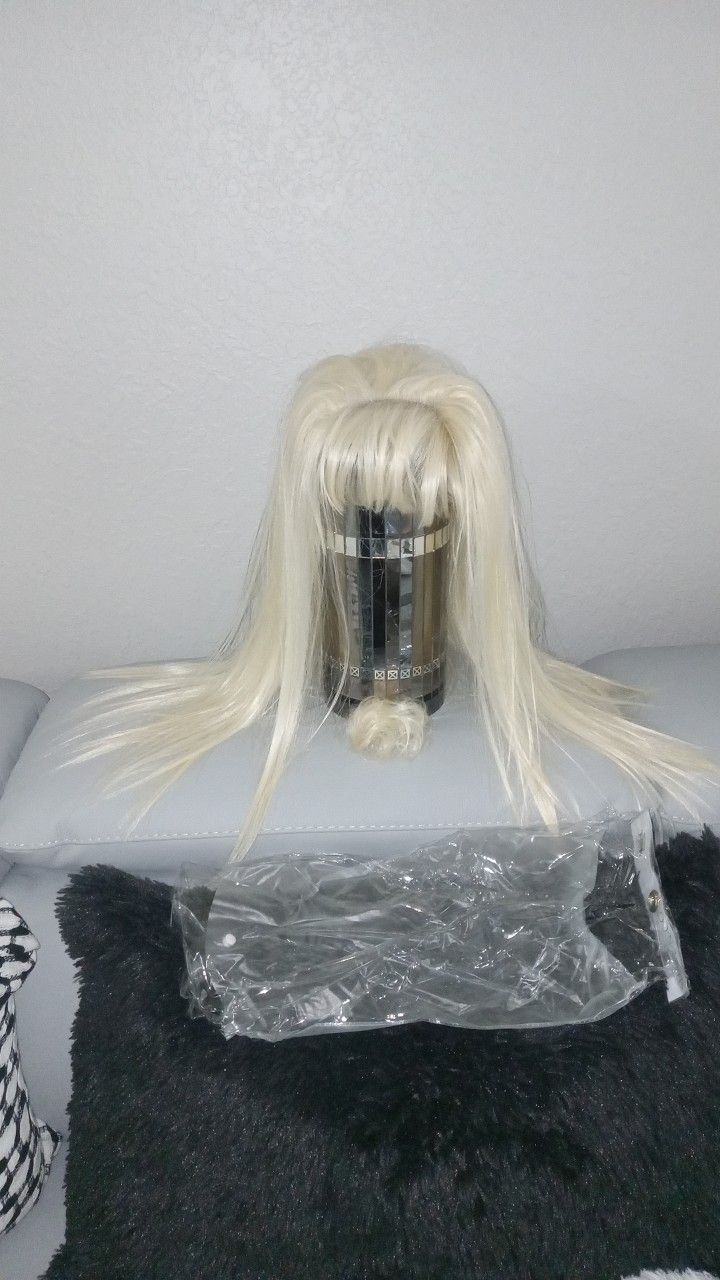 3 "New In Store Blonde Wig W Nylon π€£π