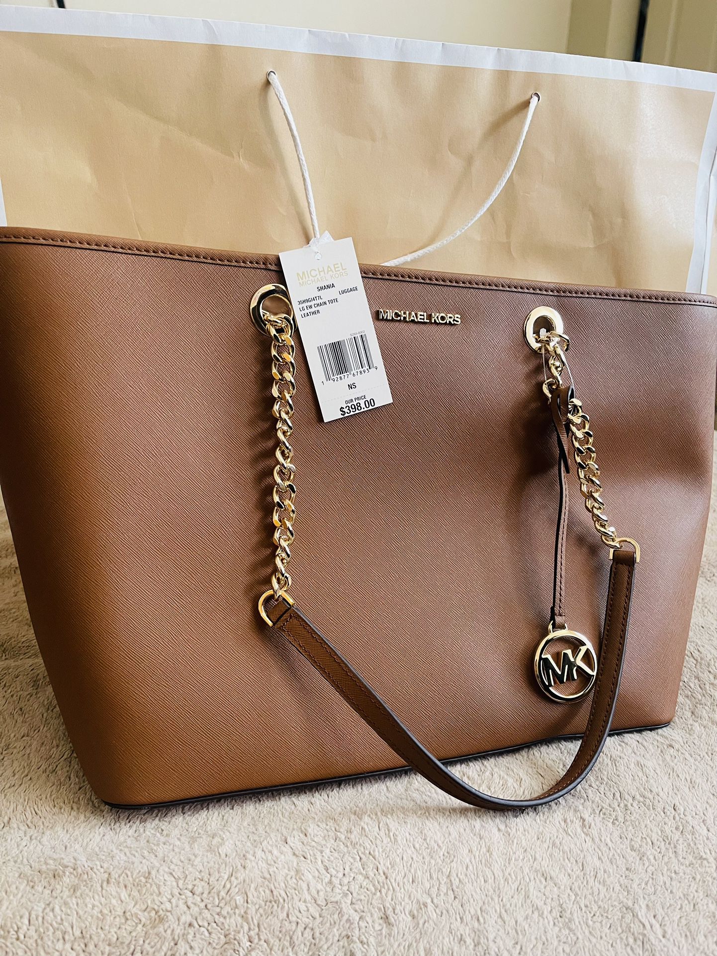 Michael Kors Reed Large Leather Belted Satchel for Sale in Sacramento, CA -  OfferUp