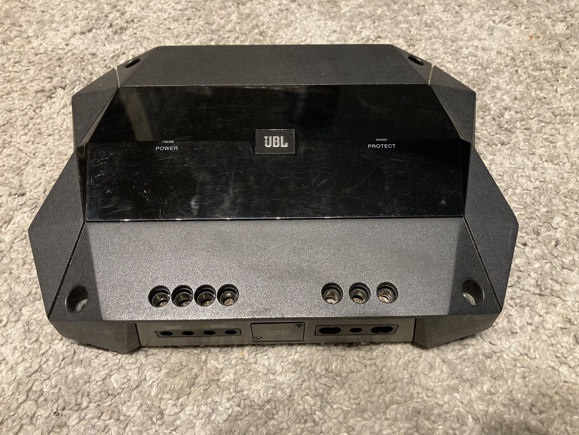 JBL CLUB-5501 Monoblock Amplifier 1300W Peak (650W RMS) C lub Series Class D Monoblock Amplifier