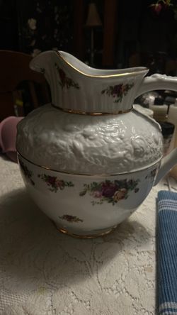 Royal Albert old country roses, porcelain pitcher