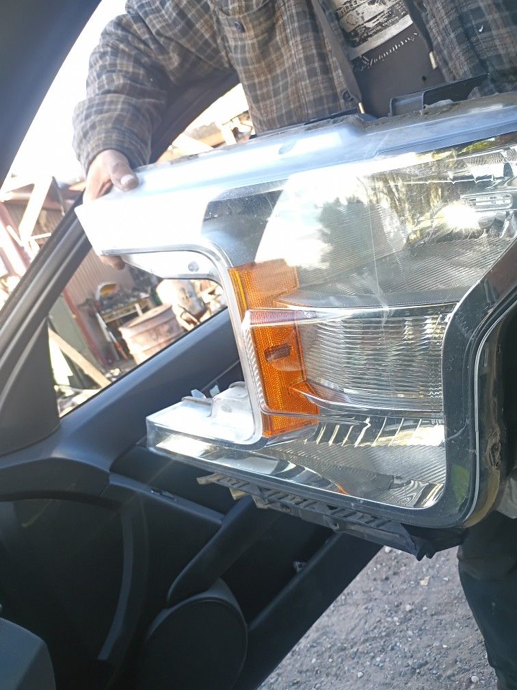 2018 Ford F150 Head Lights
