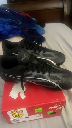 Soccer cleats