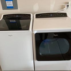 Whirlpool Washer & Dryer (delivery available)