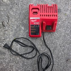 Milwaukee M18 M12 combo battery charger