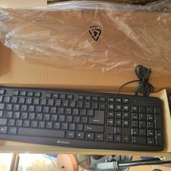 Verbatim Wired Keyboard And Mouse Set